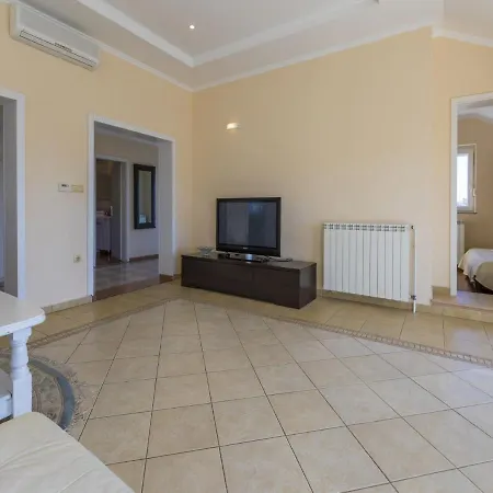 Roby Apartment